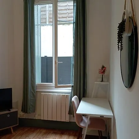 La Terrasse Zen: Cozy In Apartment Vichy