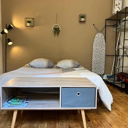 La Terrasse Zen: Cozy In Apartment Vichy